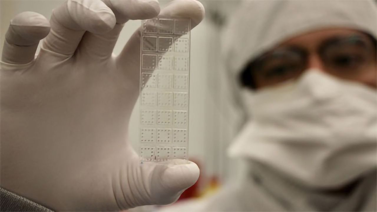 Silver Nanocubes Make Point-of-Care Diagnostics Easier to Read