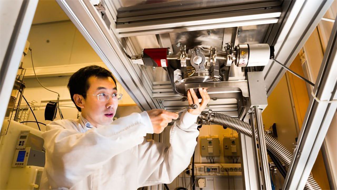 Making Fuel From Sunlight and Greenhouse Gases