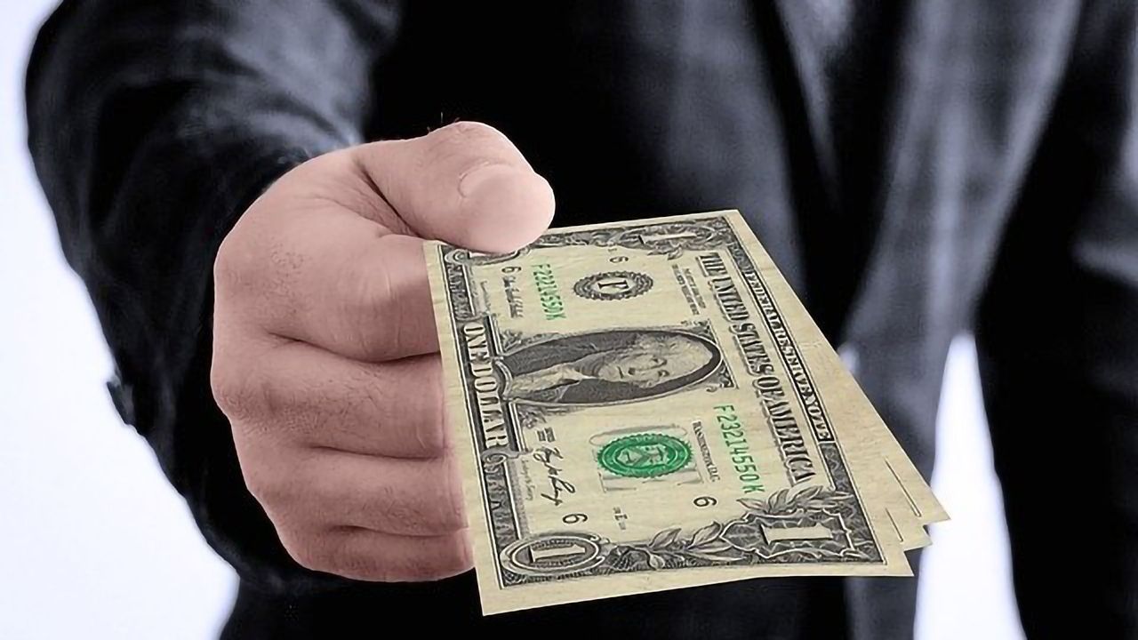 The Enduring Effects of Reward on Memory