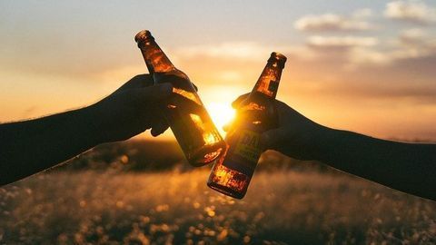 10-year Study Finds That Light Alcohol Consumption May Benefit the Brain