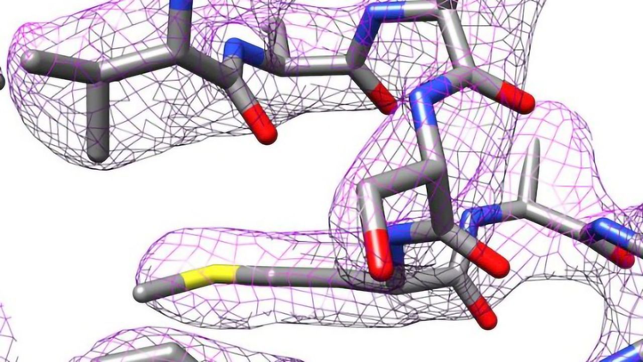 Inexpensive Technology Produces High-resolution Cryo-EM Images