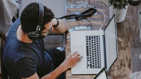 Does Daydreaming at Work Make for More Productive Minds?