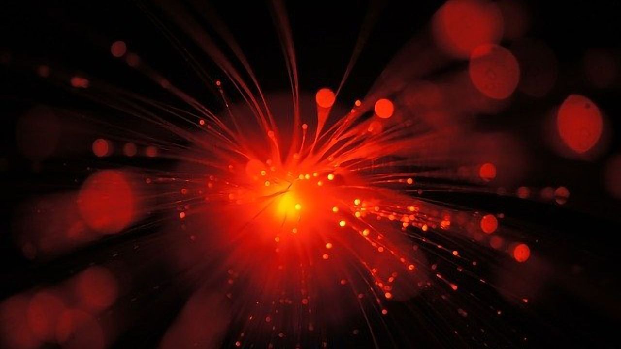 "Super Light Source" Could Give Atomic Insights