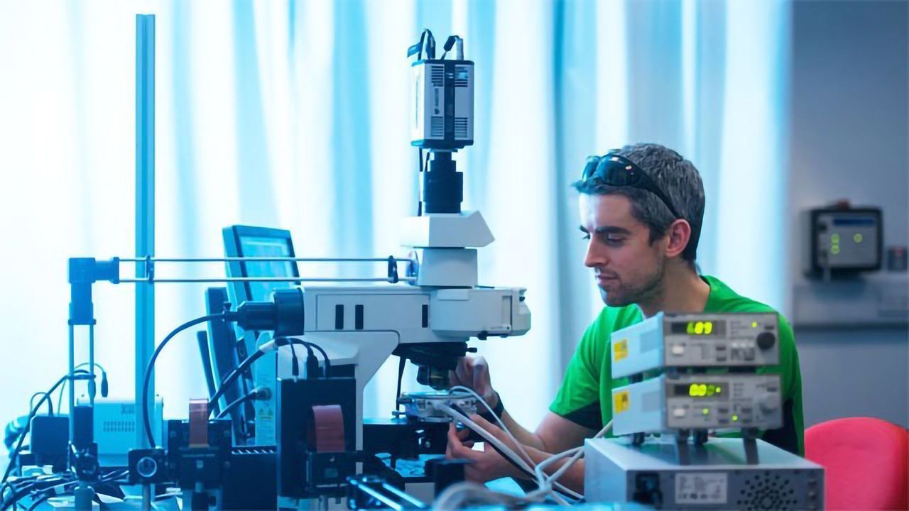 Linkam THMS600 Stage Used to Study Laser-Induced Phase Separation