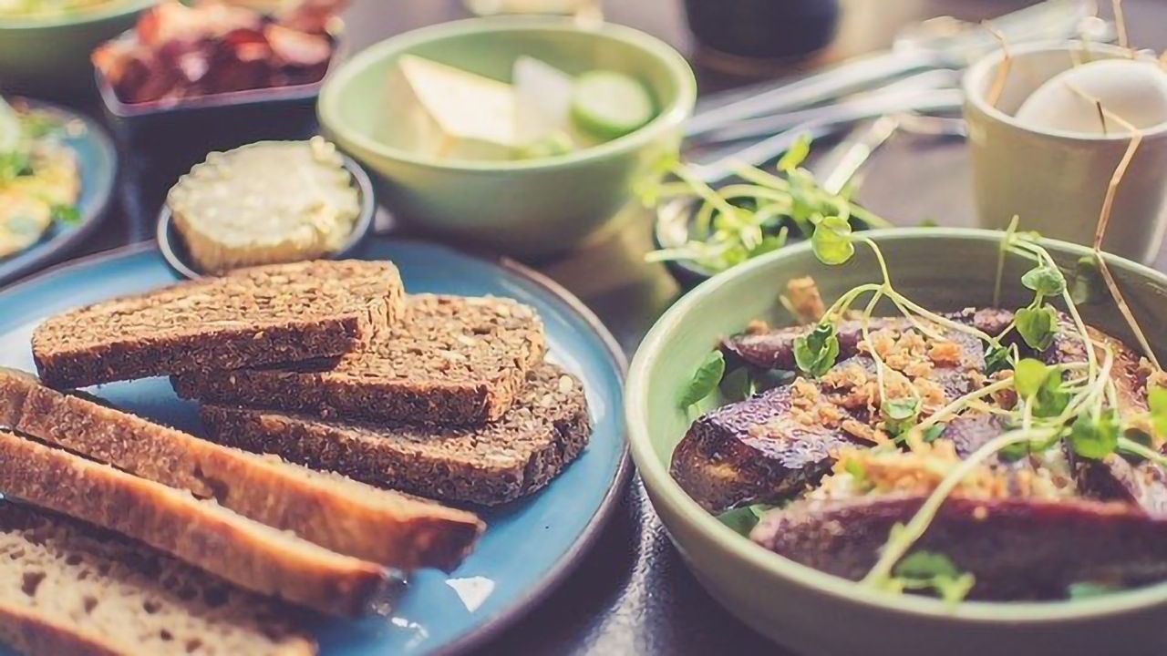 Why Do Consumers Perceive "Pretty" Food as Being Healthier?
