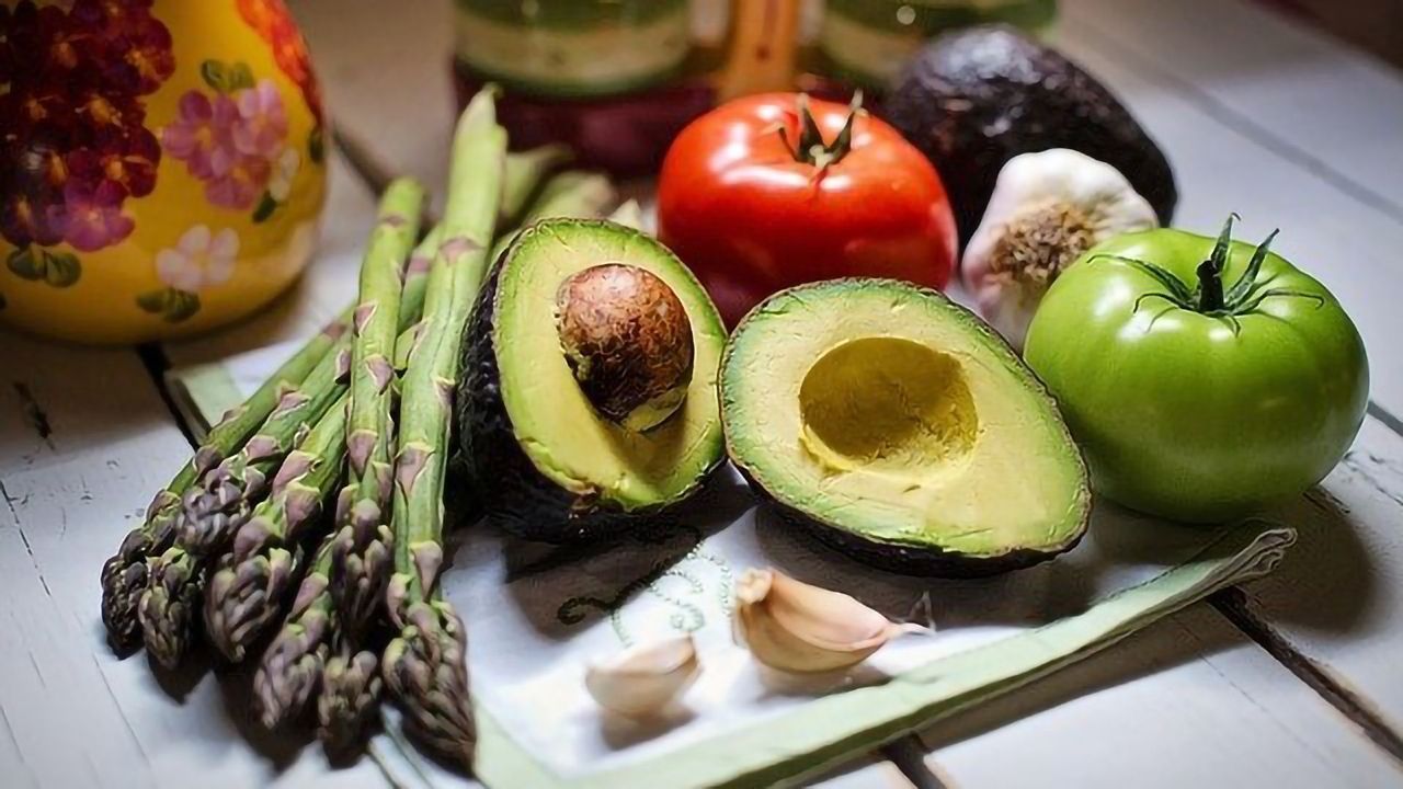 Vegans, Vegetarians and Pescatarians May Have an Increased Risk of Bone Fractures