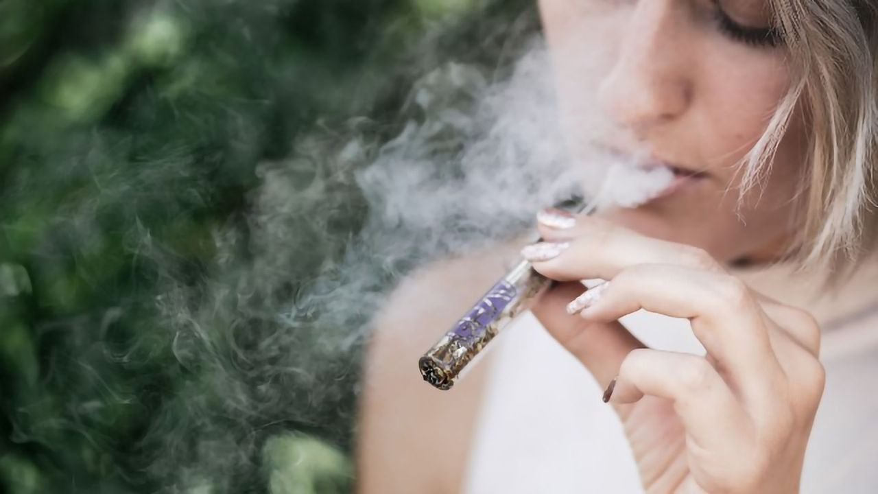 Ozone Can Break Down THC Left on Surfaces by Thirdhand Cannabis Smoke, Study Finds