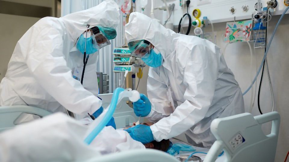 COVID-19 Vaccine Myths – Debunked!  content piece image