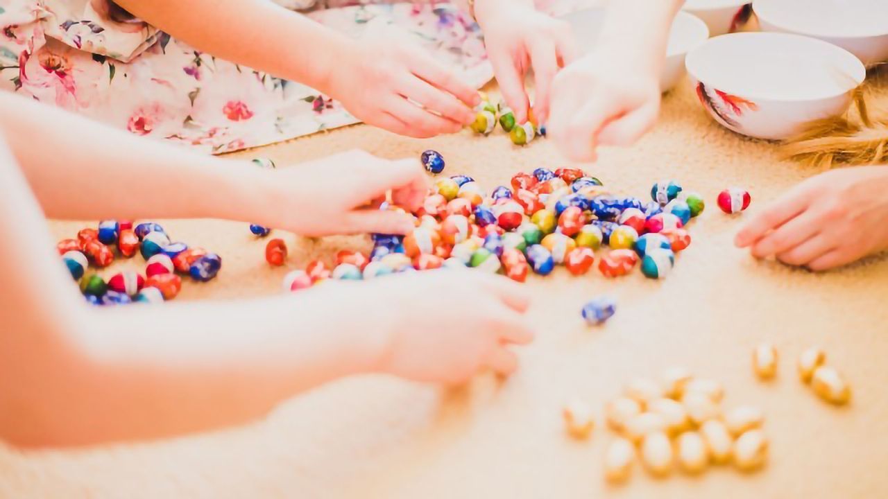 Groupthink in Action: Individual Differences Disappear in 50-Person Groups