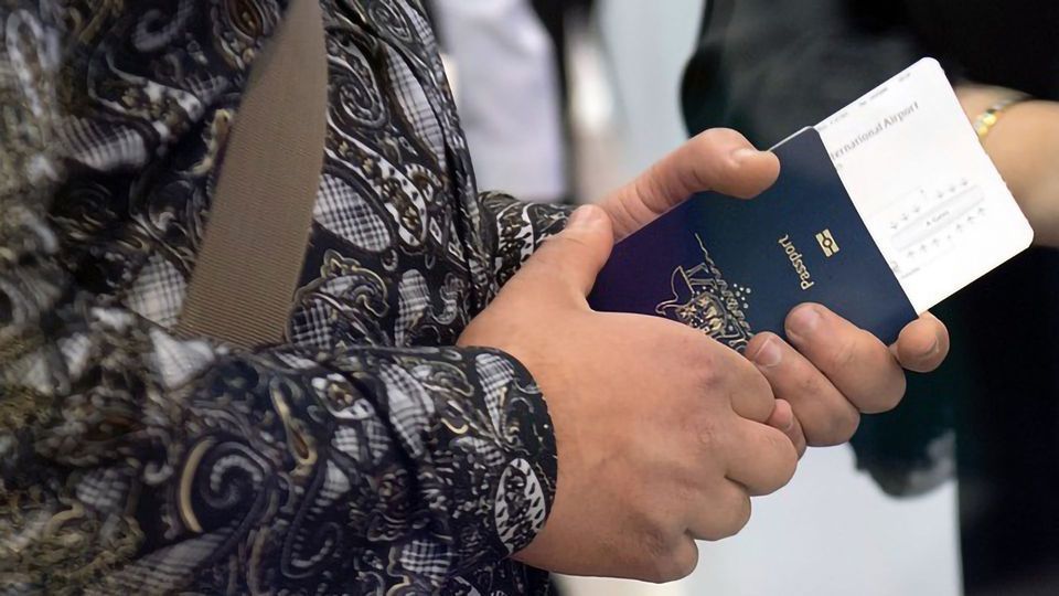 Counterfeit Documents Exposed by Sub-Surface Imaging content piece image