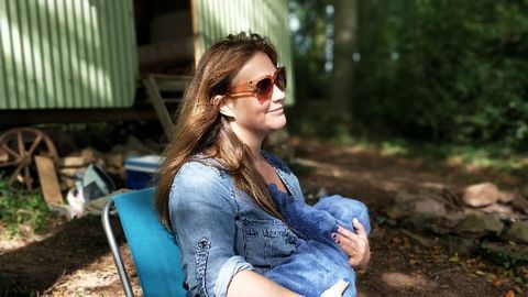 Breastfeeding and Touch Alter the Brains of Babies With Depressed Moms