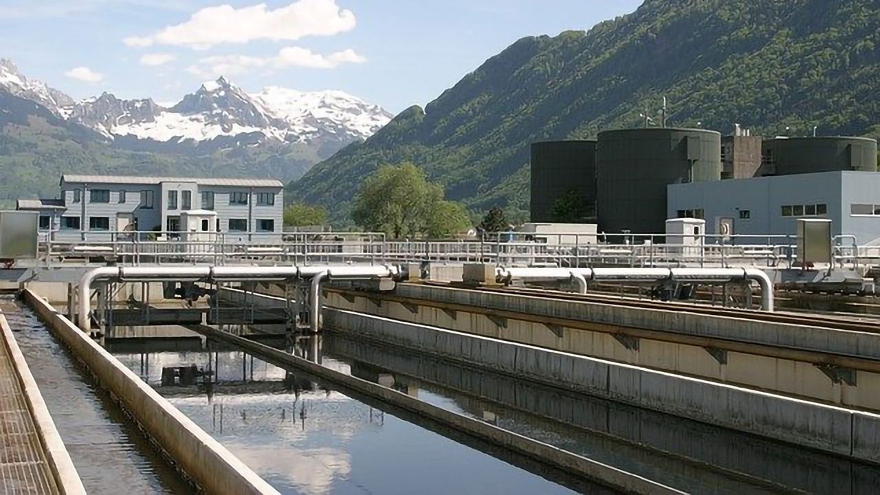 Cleaning Up Pharmaceutical Waste and Generating Hydrogen Fuel at the Same Time