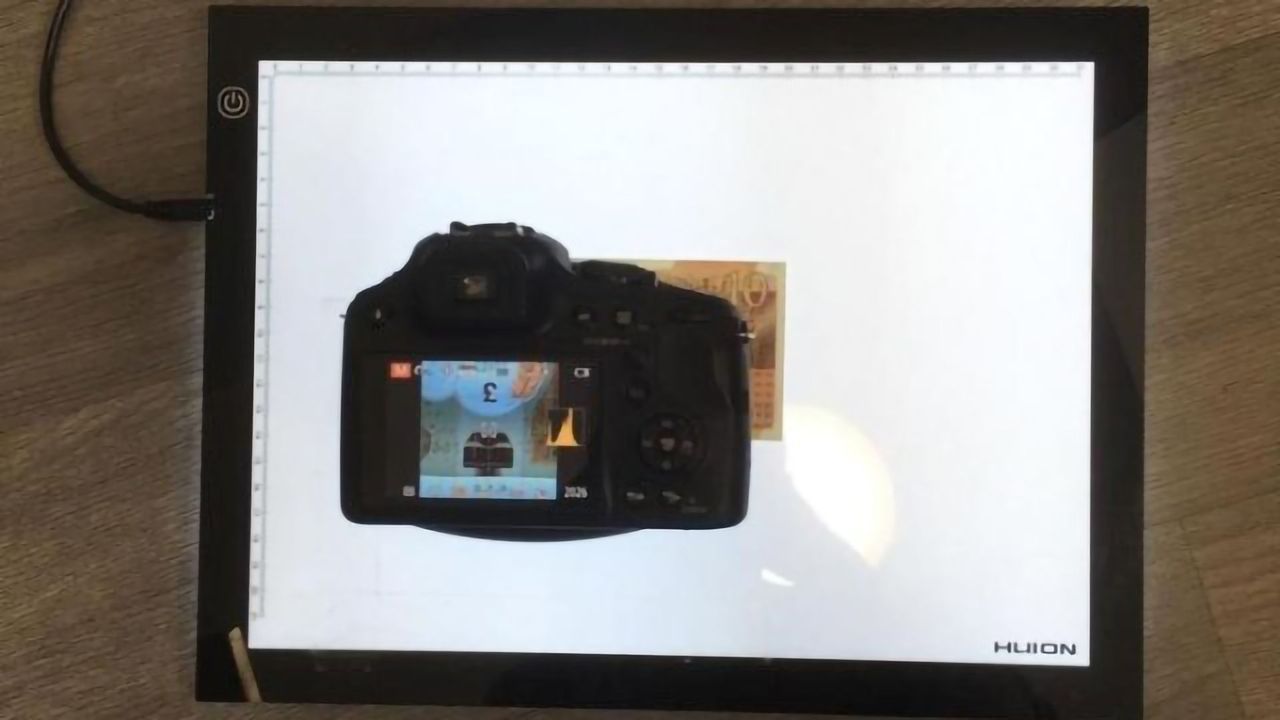 Preventing Counterfeits Using Banknote Fingerprints