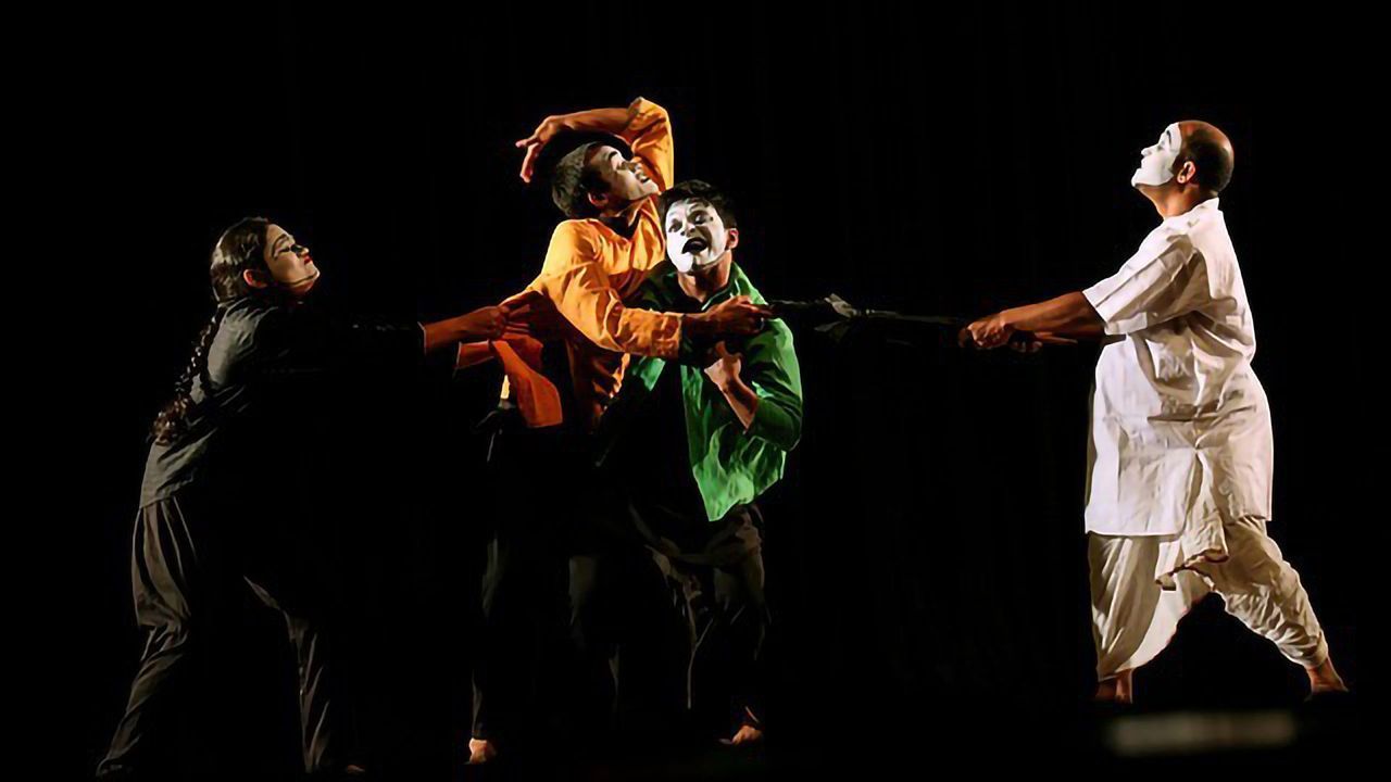 Mimes Help Us "See" Imaginary Objects