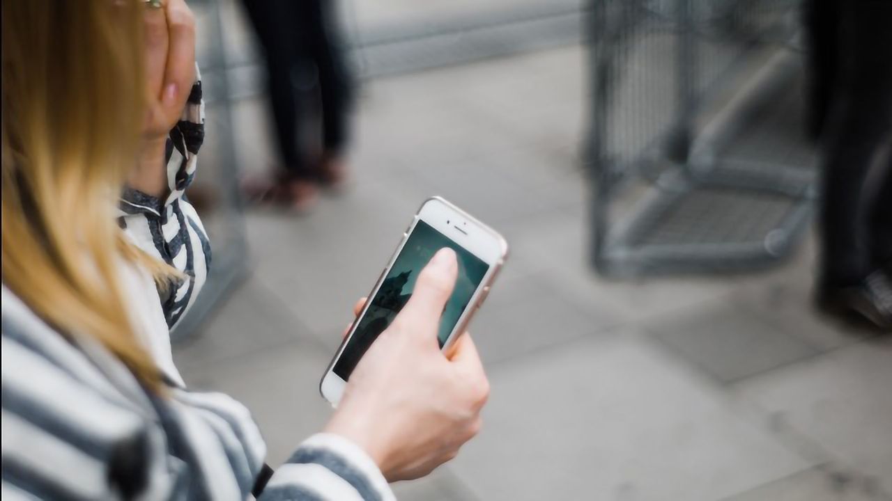 Adolescents, Technology and Mental Health: Study Finds Little to No Increase in Association Over Time