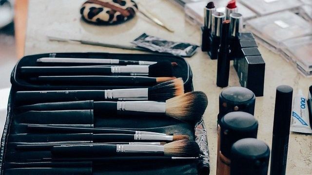 Widespread Use of Potentially Harmful PFAS Found in Cosmetics content piece image 