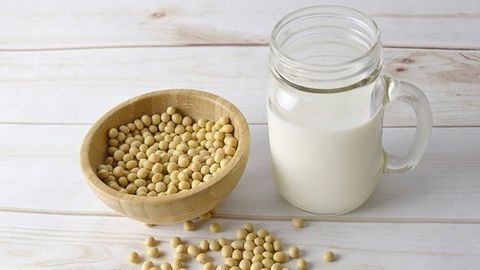 84% Drop in Problematic Menopausal Symptoms From Diet Changes Alone