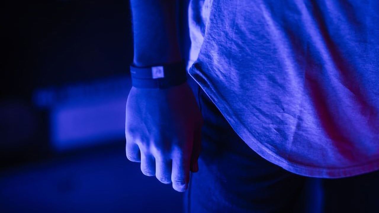 Using Silicone Wristbands To Assess Air Quality