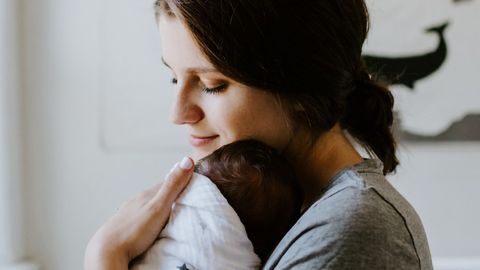 New Moms' Sleep Loss Linked to Accelerated Aging