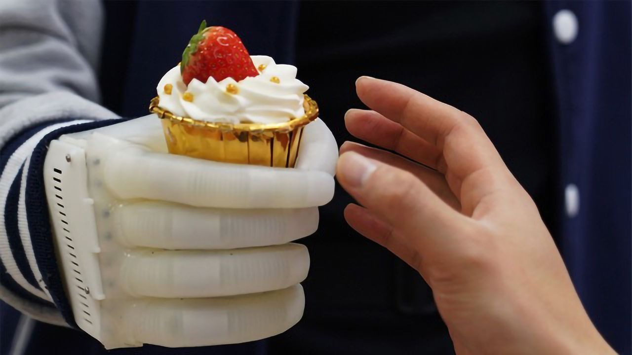 Inflatable Robotic Hand Gives Amputees Tactile Control