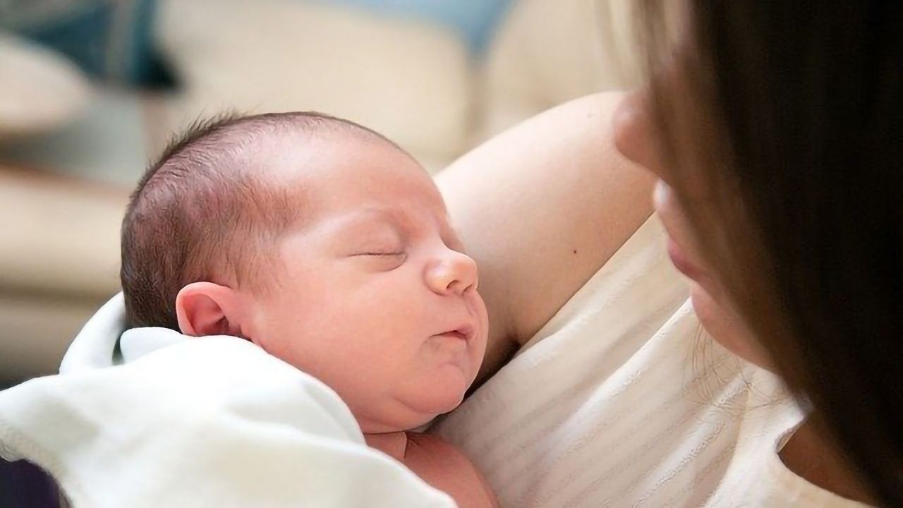 Human Breast Milk Sugars Could Be Used To Combat Infection in Newborns