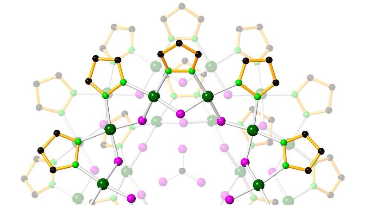 Removing Harmful Compounds From Water With "Nanojars"