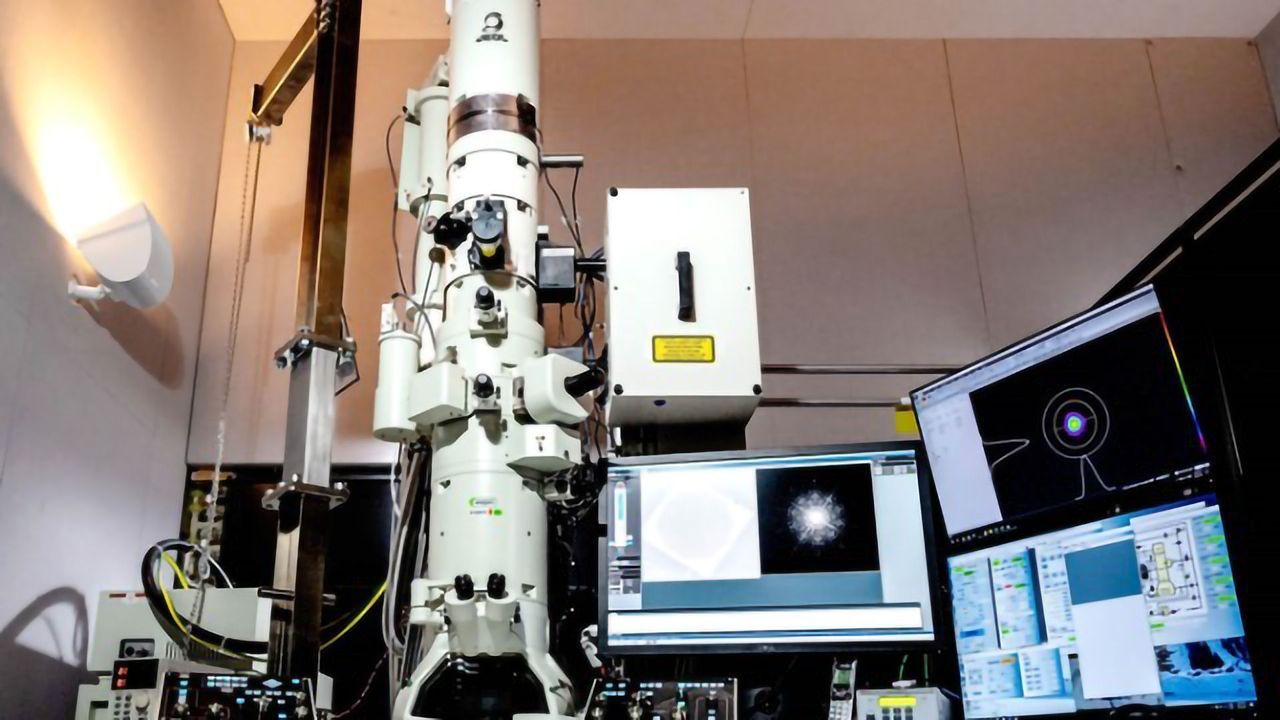 Ultrafast Electron Microscopy Leads to Exciting Discovery