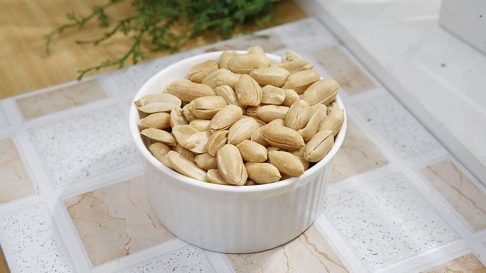 Peanut Consumption Reduces Stroke and Cardiovascular Disease Risk for Asians content piece image