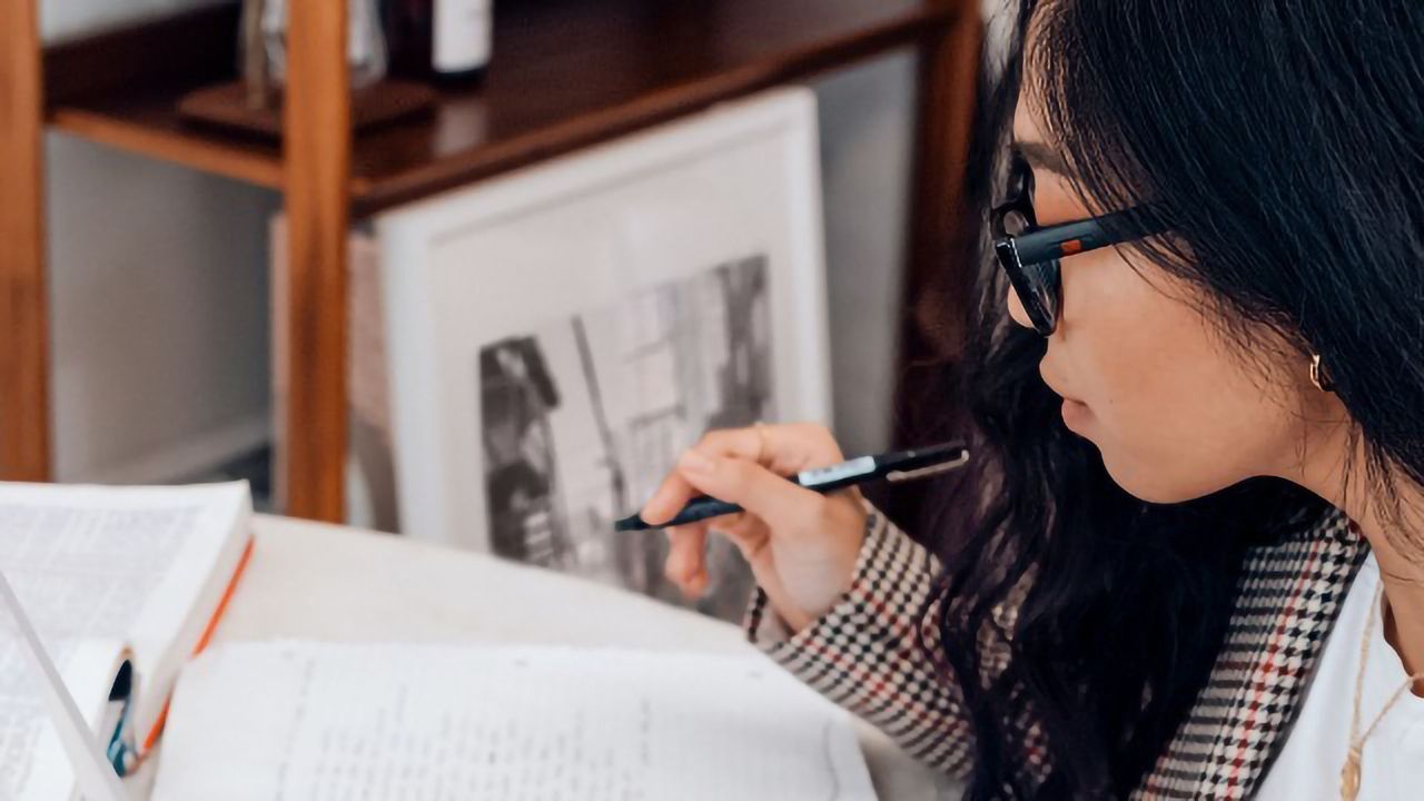 What Keeps Our Brain in Cognitive Control?
