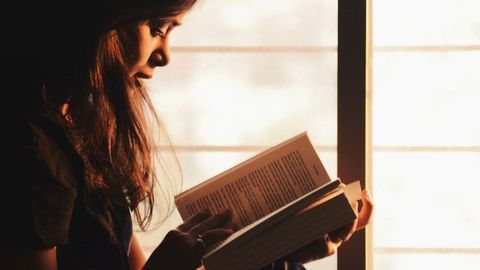 The Brain Creates a "Pipeline of Information" When Reading
