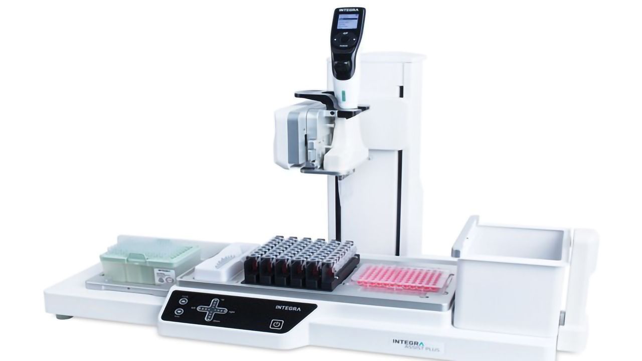 ASSIST PLUS Pipetting Robot for Full Workflow Automation
