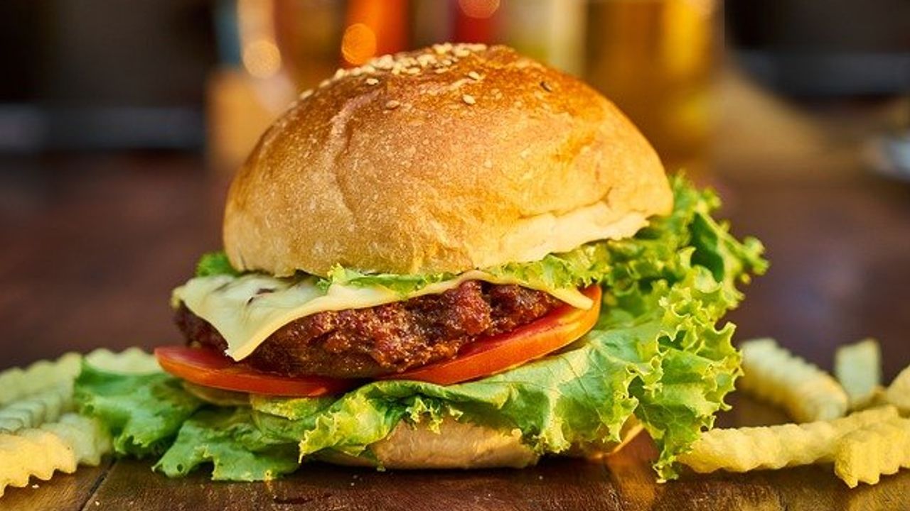 How Does the Quality of Protein in Plant-Based Burgers Compare to Meat?