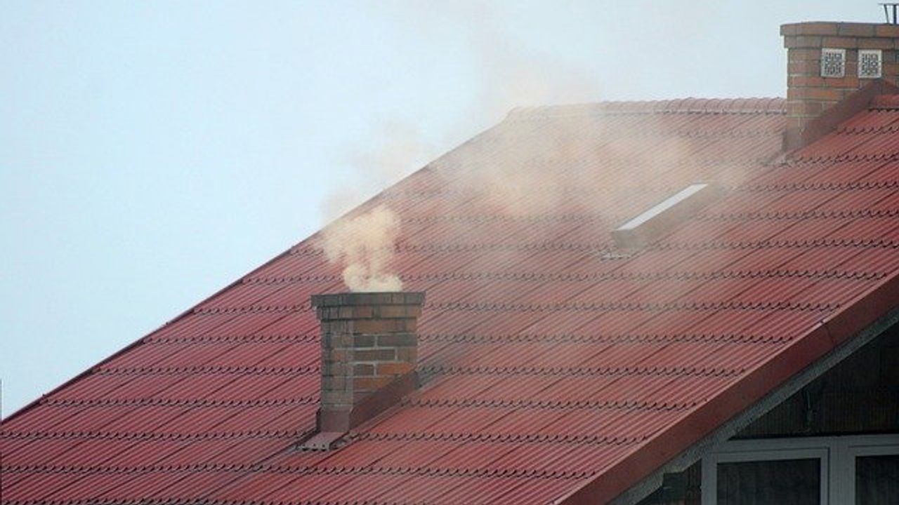 Molecular Footprint of Organic Air Pollutants Revealed