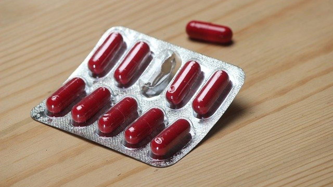 Hepatitis Drug Boosts Antibiotic Potency