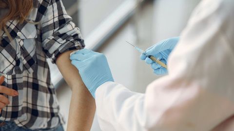 First Head-to-Head Comparison of Pfizer and Moderna Vaccines