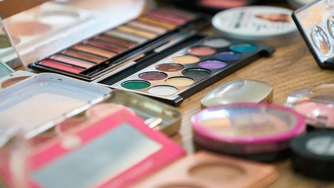 Hair and Beauty Product Chemicals May Affect Hormones, Especially During Pregnancy