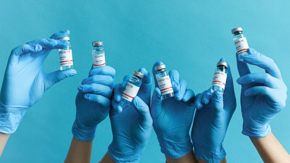 Who Should Be Vaccinated First To Prevent Spread of New Variants? content piece image