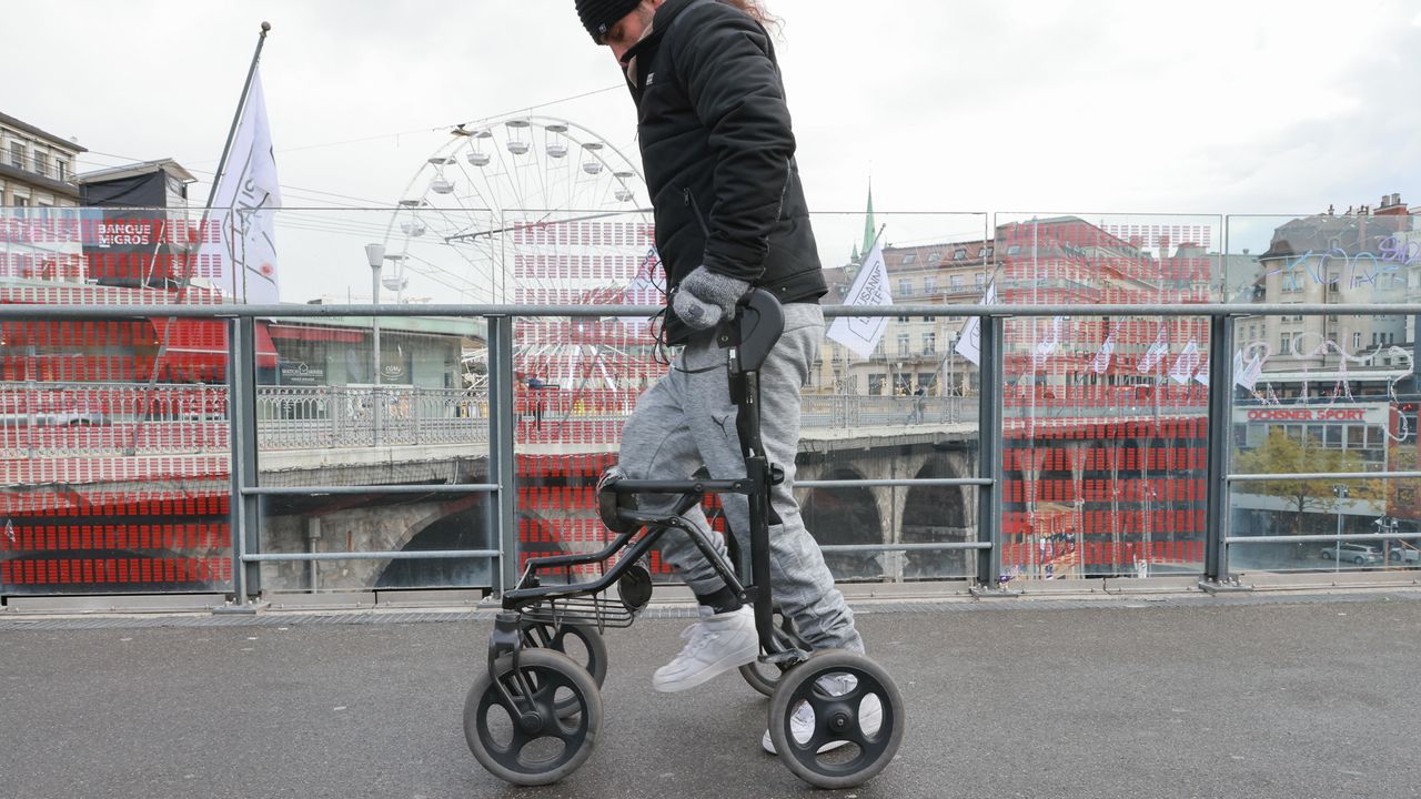 Three Patients With Complete Spinal Cord Injury Walk Again, Thanks to Implants