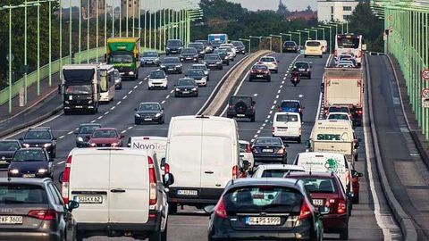 Ammonia Air Pollution Spike on Winter Mornings Due to Vehicle Emissions