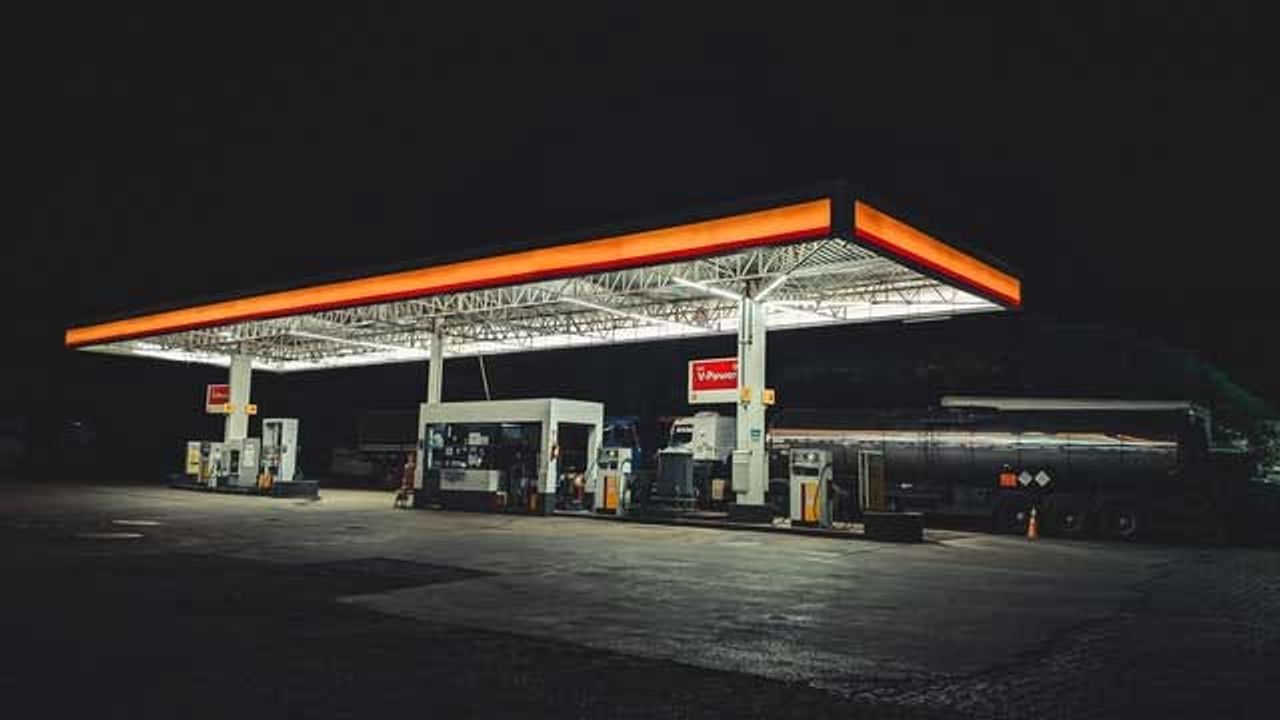 Clean Way To Turn CO<sub>2</sub> Into Fuel Inspired by Nature