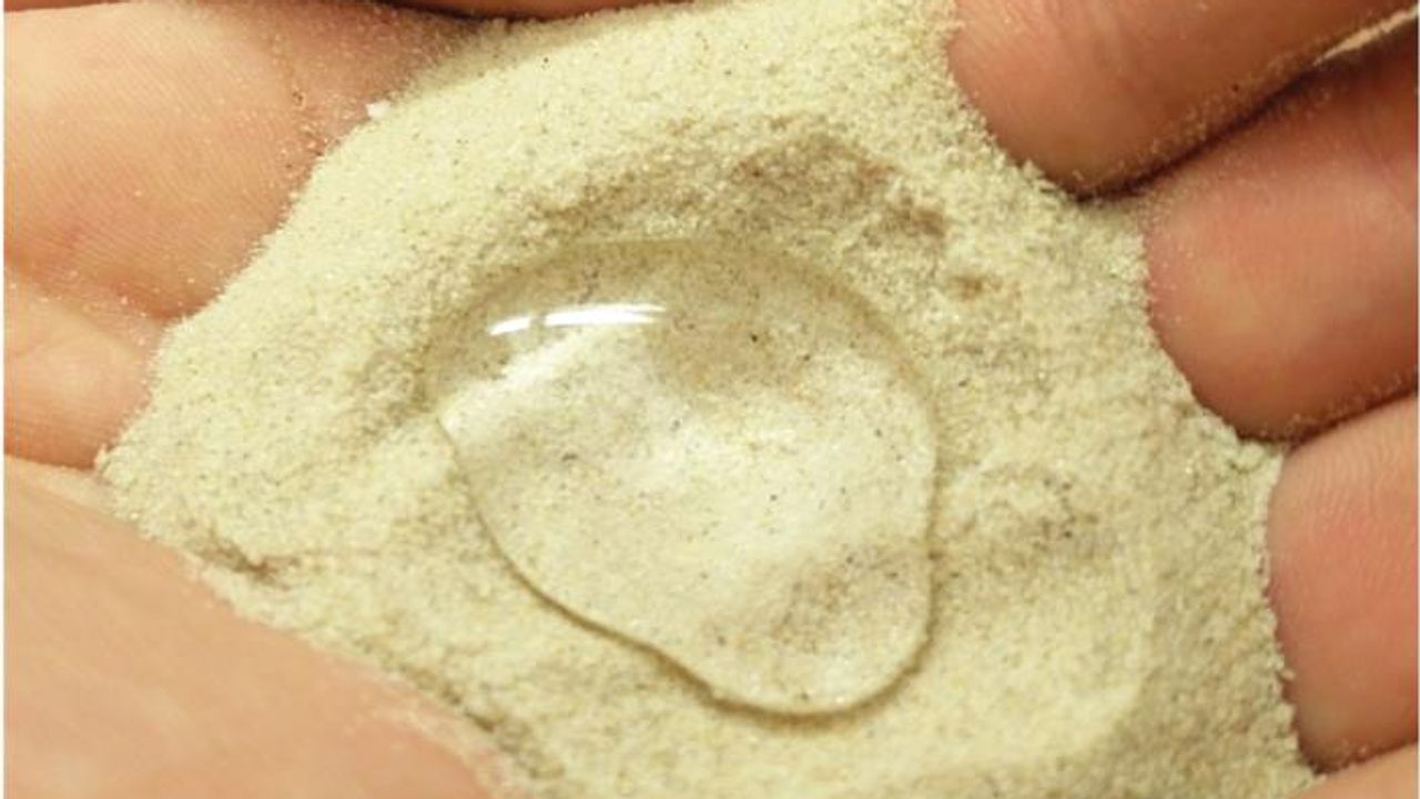 Arid Region Crop Cultivation Helped by Wax-Coated Sand