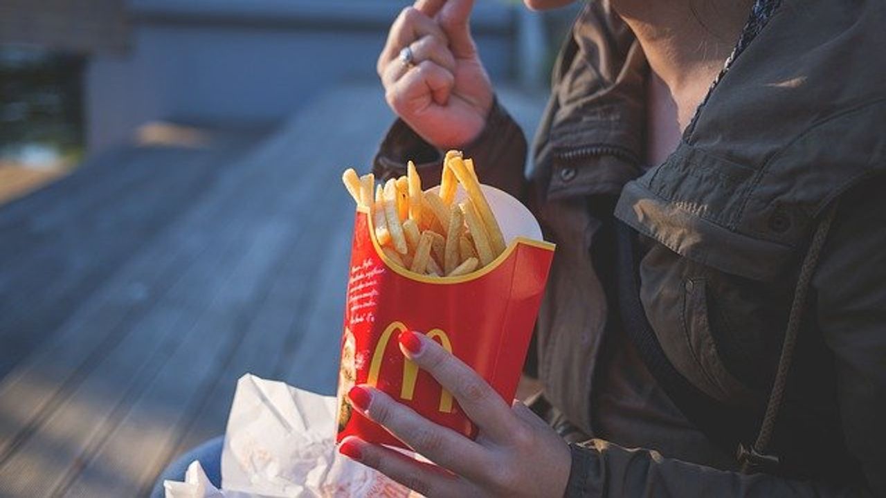 Harmful PFAS Chemicals Found in Food Wrappers at Major Fast-Food Restaurants and Grocery Stores