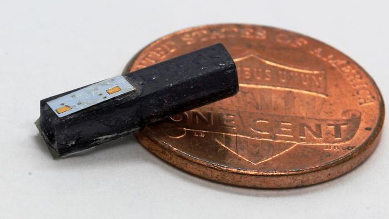 Rice Grain-Sized Implant Is Powered by Electrodes in the Bloodstream