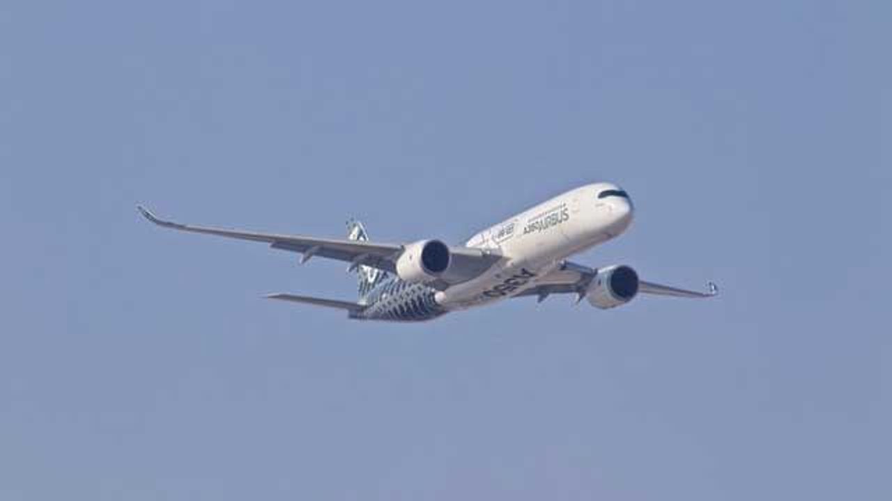 Frost-Resistant Coating Protects Aircraft and the Environment