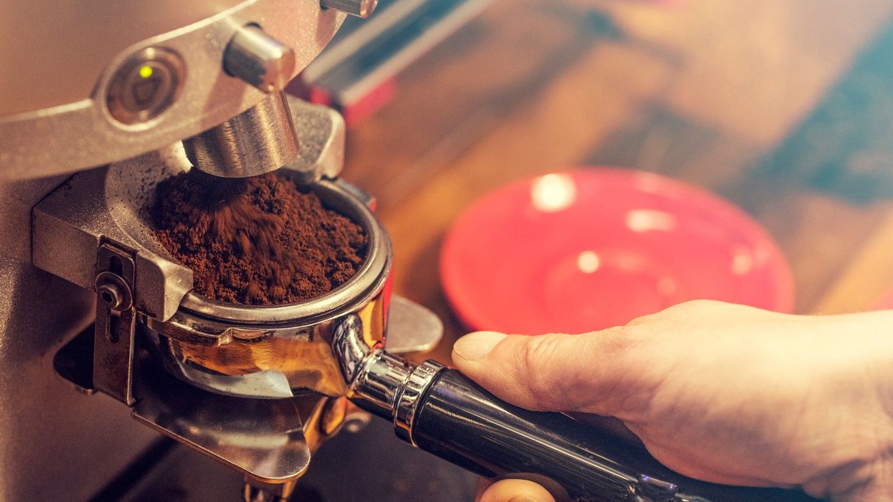 Could Brew Method – and Gender – Be Linked to Coffee’s Association With Increased Cholesterol?