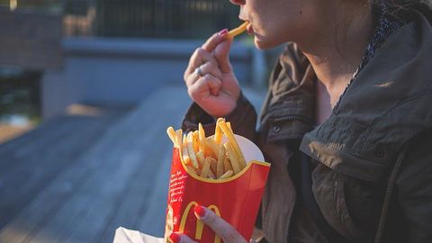Regardless of Size, We All Fib About Our Food Consumption Regardless of Size, We All Fib About Our Food Consumption