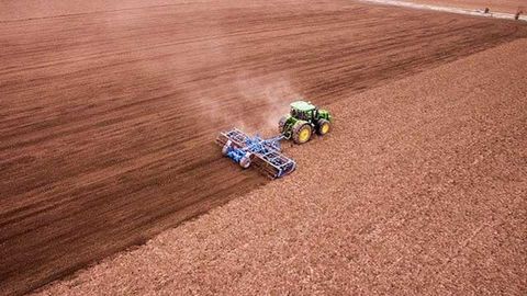 Can Farming Practices Maximize Food Production and Be Good for the Environment?