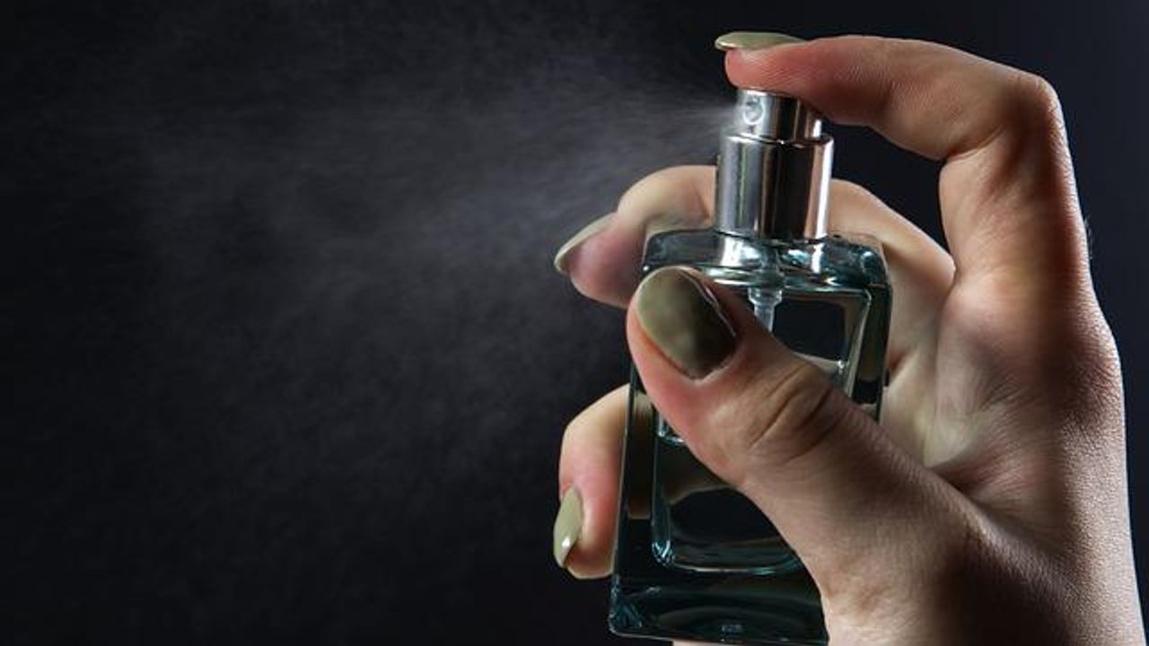Technique Identifies Odors From Damaged Plants to Fake Perfumes in Real Time