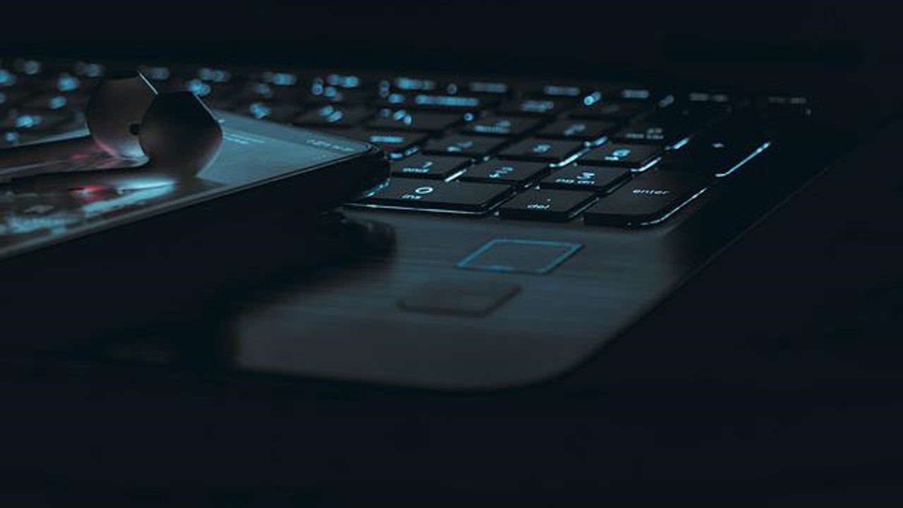 Harm From Blue Light Exposure Increases With Age