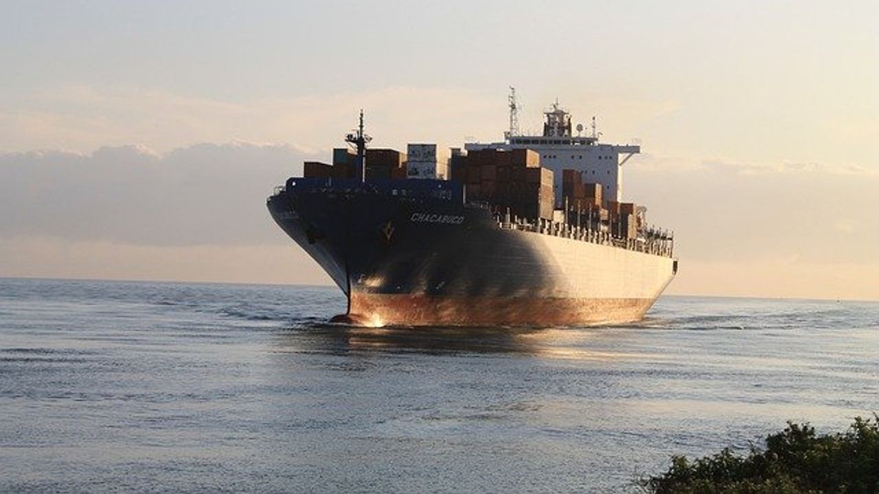 First Global Map of Cargo Ship Pollution Reveals Impact of Fuel Regulations